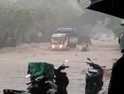 Banjir Akibat Debit Hujan Tinggi Menggenangi Wilayah Wisata Senggigi