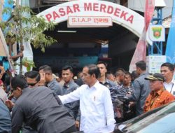 Tiba di Kaltim, Presiden Jokowi Mengunjungi Pasar Merdeka Samarinda