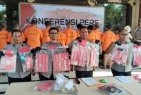 filter: 0; fileterIntensity: 0.0; filterMask: 0; hdrForward: 0; brp_mask:0;
brp_del_th:null;
brp_del_sen:null;
delta:null;
module: photo;hw-remosaic: false;touch: (-1.0, -1.0);sceneMode: 8;cct_value: 0;AI_Scene: (-1, -1);aec_lux: 0.0;aec_lux_index: 0;HdrStatus: auto;albedo:  ;confidence:  ;motionLevel: -1;weatherinfo: null;temperature: 44;