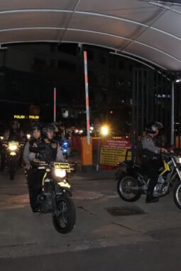 Polres Metro Jakarta Barat Gelar Patroli Skala Besar Bersama 3 Pilar, Wujudkan Rasa Aman Masyarakat