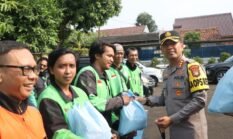 Polres Metro Tangerang Kota Gelar “Jumat Peduli” Bakti Sosial untuk Komunitas Ojol