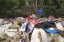 foto tumpukan sampah di bantaran kali sungapan Prancis Tangerang,(dok.Lensapolri/MRZK)