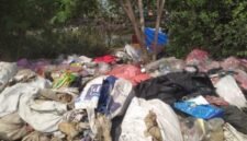 foto tumpukan sampah di bantaran kali sungapan Prancis Tangerang,(dok.Lensapolri/MRZK)
