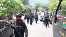 Pelaksanaan patroli tersebut dipimpin langsung oleh Kasat Binmas Polres Metro Jakarta Barat, Kompol Agung Nugroho, dengan menerjunkan 32 personel, termasuk BKO Brimob Polda Sumbar