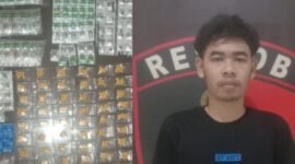 Seorang pria asal Aceh Utara ditangkap dengan ratusan butir obat daftar G siap edar; polisi tetapkan satu pemasok sebagai DPO dan imbau masyarakat tak membeli obat tanpa resep dokter.