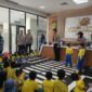 Kapolres Metro Tangerang Kota Kombes Pol Dr. Raden Muhammad Jauhari, S.H., S.I.K., M.Si. bersama personel Unit Kamsel Satlantas hadiri kegiatan polsanak PAUD SPS Dahlia Kelapa Dua