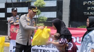Wujud Kepedulian, Kapolres Metro Tangerang Kota Gelar Jum’at Peduli di Polsek Benda
