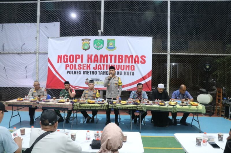 Kapolres Metro Tangerang Kota Kombes Pol Dr. Raden Muhammad menggelar Kegiatan bertajuk Ngopi Kamtibmas bersama jajaran Polsek Jatiuwung 