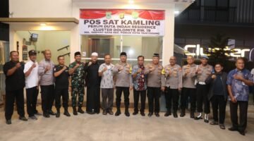 Kapolres Metro Tangerang Kota Bersama TNI Melakukan Pengecekan Pos Satkamling di Perumahan Duta Indah Tangerang