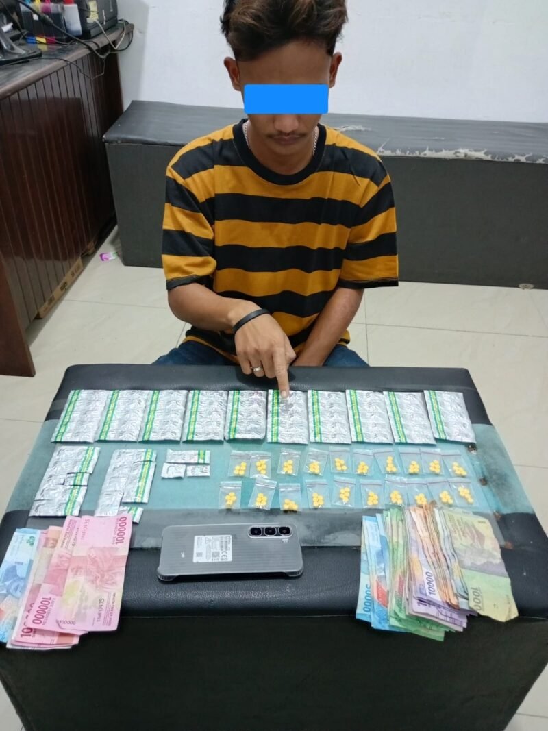 Polisi menyita ratusan butir obat keras jenis Exymer dan Tramadol