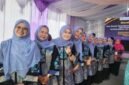 Antusias warga Desa Kebon Cau ,Teluknaga menyambut Bupati Tangerang Moch. Maesyal Rasyid dalam acara monitoring DRPPA (Foto.Lensapolri.com/Arf)