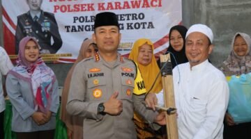 Kegiatan Ngopi Kamtibmas diakhiri dengan foto bersama dan dialog Kapolres dengan petugas pos, sebagai wujud nyata kedekatan Polri dengan masyarakat.