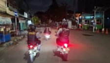 Patroli gabungan Polres Metro Tangerang kota bergerak menyisir titik rawan untuk memastikan situasi tetap aman dan kondusif sepanjang malam (Foto.Istimewa)