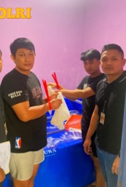Satreskrim Polres Metro Tangerang Kota Bongkar Penjualan 30 Ribu Benih Lobster Ilegal yang Akan Dikirim ke Singapura