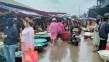 TPI Kamal Muara Diserbu Warga Jakarta Jelang Tahun Baru
