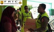 Korlantas Polri Hadir untuk Kemanusiaan, Salurkan Bantuan bagi Warga Terdampak Banjir
