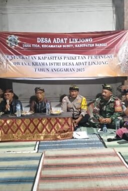 Bhabinkamtibmas Hadiri Peningkatan Kapasitas Keprajuruan Desa Adat Linjong
