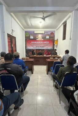 Hadir di Tengah Masyarakat, Bhabinkamtibmas Desa Buwit Sosialisasikan Aturan Terkait Pembangunan Villa