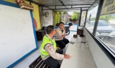 Perkuat Mental Personel, Kapolsek Kerambitan Dampingi Anggota Pos Radio Global