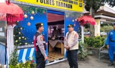 Humanis dan Preventif, Kapolsek Baturiti Dampingi Personel Pos Pam Nataru Ulundanu Beratan