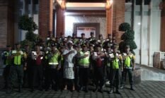 Antisipasi Gangguan Kamtibmas, Polsek Mengwi Laksanakan Patroli Terpadu Bersama Aparat Desa