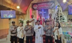 Kapolsek Kerambitan pimpin Pengamanan Ibadah Malam Kudus dan Perayaan Natal di GKPB Jemaat Suluh Kasih Tibubiu