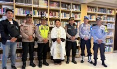 Kapolsek Baturiti Pimpin Langsung Pengamanan Ibadah Misa Natal di Wilayah Baturiti