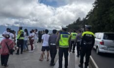 Ciptakan Kenyamanan Pengunjung, Personel Pos Pam Penelokan Laksanakan Atensi Humanis