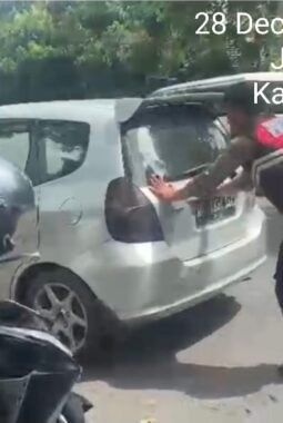 Sat Samapta Polres Tabanan Sigap Bantu Mobil Mogok, Cegah Kemacetan di Jalan Pulau Seribu