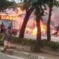 Kebakaran Hanguskan Sejumlah Bangunan di Kalideres (Foto.Timred)
