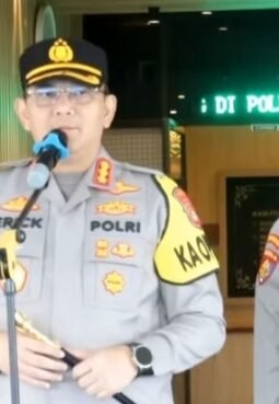 Kapolres Metro Jakarta Utara Pimpin Apel Pelepasan Personel Brimob Kalimantan Barat