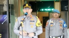 Kapolres Metro Jakarta Utara Kombes Pol Erick Fendriz, S.I.K., M.Si., saat memimpin apel pelepasan personel Brimob Kalimantan Barat dihalaman Polres Metro Jakarta Utara (Foto: Istw)