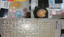 petugas menyita barang bukti berupa 648 butir pil Eximer, 15 butir Tramadol, 14 butir Trinek, uang tunai hasil penjualan sebesar Rp18 juta