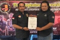 Penyerahan SK Pengangkatan Deryy Darmansyah (Dok.Lenspolri)