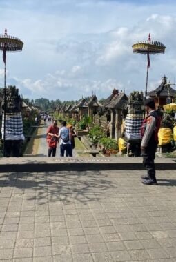 Beri Rasa Aman Kepada Wisatawan, Pawas Bersama Anggota sambangi Obyek Desa Wisata Penglipuran