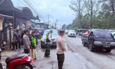Polsek Kintamani Laksanakan Pengamanan Sholat Jumat di Masjid Al – Muhajirin Kintamani