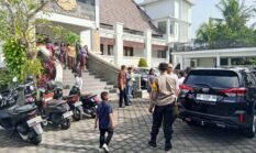 Bhabinkamtibmas Dalung Amankan Ibadah Minggu Di Gereja Galang Buana. 