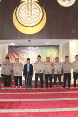 Polres Metro Jakarta Barat Gelar Peringatan Isra Mi’raj Nabi Muhammad SAW 1447 H dengan Khidmat
