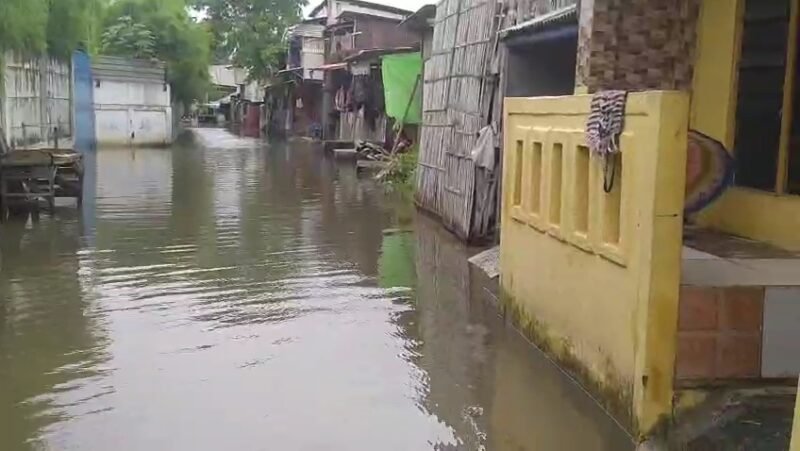 Puluhan rumah warga di Tegal Alur Tergenang Air (Foto.Lenspolri/Arf)