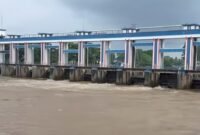 Heboh Bunyi Sirine Pintu Air 10 Tangerang Terdengar Keras (Foto. Tangkapan layar video viral)
