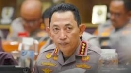 Kapolri Jenderal Polisi Litsyo Sigit Prabowo menegaskan, dirinya menolak apabila Polri harus berada di bawah kementerian. Bahkan, ia menyatakan lebih memilih menjadi petani. (Foto.Istw)