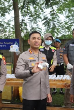 Kapolres Metro Tangerang Kota Pimpin Langsung Tes Urine Seluruh Personel