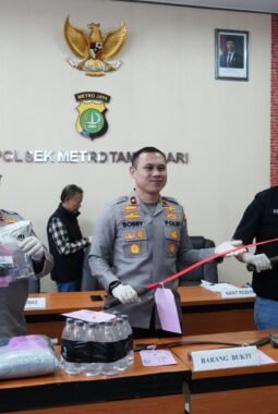 Aksi Tawuran Viral Terungkap, 3 Remaja Diamankan Polsek Metro Tamansari, Satu Positif Narkoba