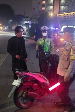 Saat Kota Terlelap, Polsek Benda Bergerak: Razia dan Patroli Dini Hari Sasar Begal, Curanmor hingga Narkoba