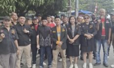 Tebar Kepedulian di Jumat Berkah, DPC GRIB Jaya Medan Bersama PAC GRIB Jaya Medan Petisah Bagikan 500 Nasi Kotak