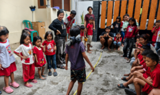 Semarak HUT RI ke-81, Lensa Polri Gelar Perlombaan Anak-Anak di Halaman Kantor Redaksi