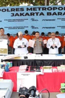Polres Jakbar Ungkap Sindikat Produksi dan Peredaran Upal, Cetak Puluhan Ribu Lembar Sejak Januari