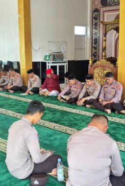 Wakapolres Mamuju Tengah Pimpin Binrohtal, Personel Diajak Perkuat Iman