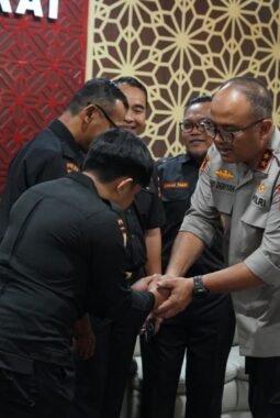 Kapolda Sulbar Terima Kunjungan Silaturahmi Senkom, Eratkan Sinergi Jaga Kamtibmas yang Kondusif