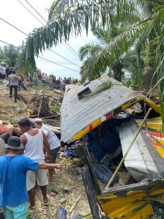 Polisi dan Warga Sigap Evakuasi Korban Bus Terperosok di Karossa, 2 Orang Tewas dan 10 Luka